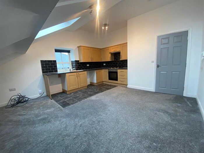 1 Bedroom Apartment To Rent In Concord Street, Honley, Holmfirth, HD9