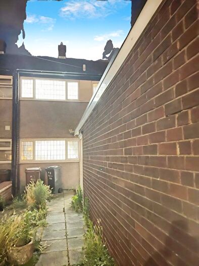 3 Bedroom End Of Terrace House To Rent In Siviter Way, Dagenham, Essex, RM10