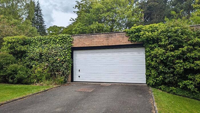 Garage / Parking To Rent In Ravelston Heights, Craigleith, Edinburgh, EH4