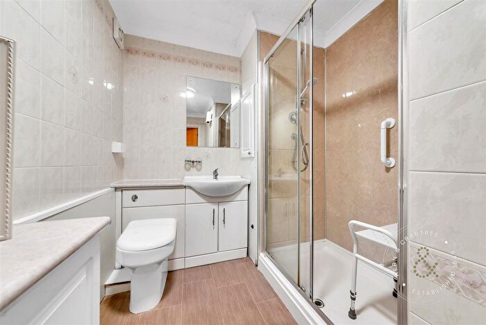1 Bedroom Flat For Sale In Mclay Court, St. Fagans Road, Fairwater, Cardiff, CF5
