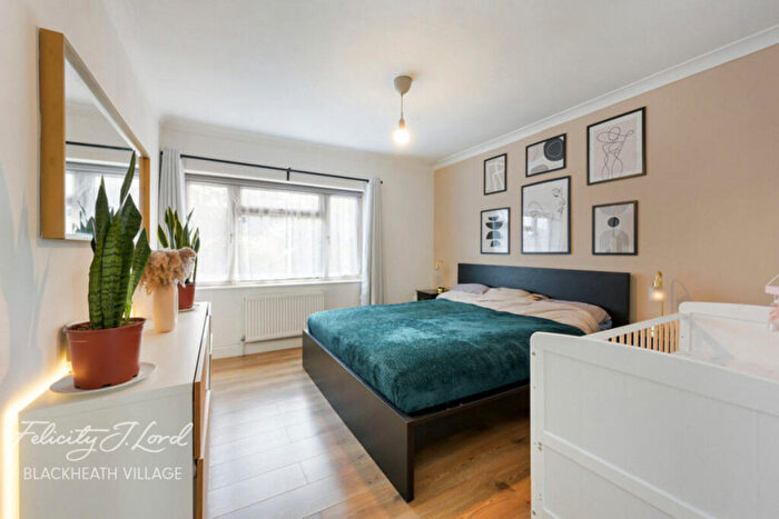 3 Bedroom Terraced House For Sale In Dursley Road, London, SE3