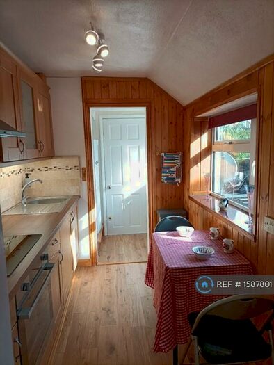 1 Bedroom Maisonette To Rent In High Path Road, Guildford, GU1