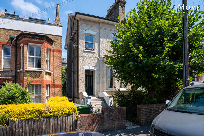 2 Bedroom Flat For Sale In Woodland Road, London, SE19