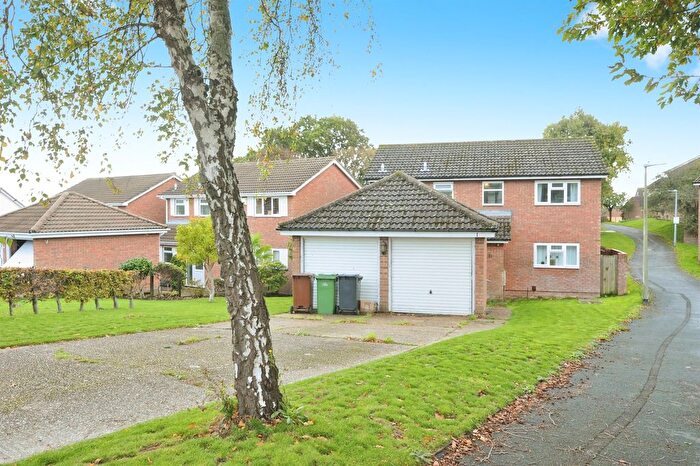4 Bedroom Detached House For Sale In Five Acre Walk, Hastings, TN34