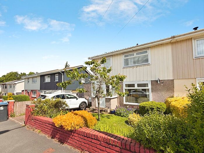 3 Bedroom Semi Detached House For Sale In Dunelm Road, Consett, Durham, DH8