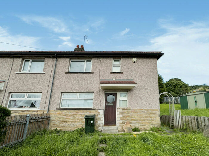 3 Bedroom Semi-Detached House To Rent In West Royd Close, Shipley, West Yorkshire, BD18