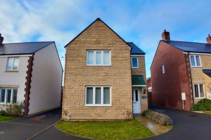 3 Bedroom Detached House For Sale In Alice Batt Road, Witney, Oxfordshire, OX29