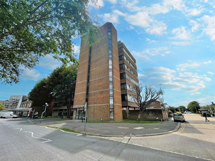 1 Bedroom Flat To Rent In Westmoreland House, Strand Parade, Worthing, BN12