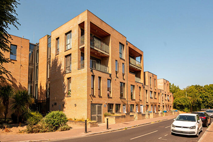 2 Bedroom Flat For Sale In Rotherhithe Street, Rotherhithe, London, SE16