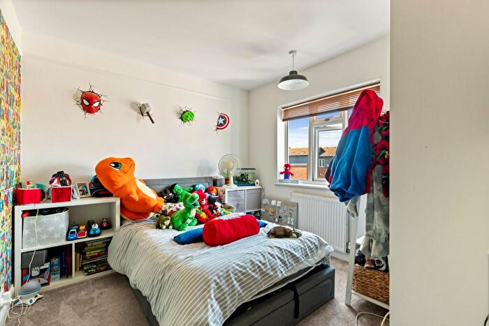 3 Bedroom End Of Terrace House For Sale In Dawson Road, Folkestone, CT19