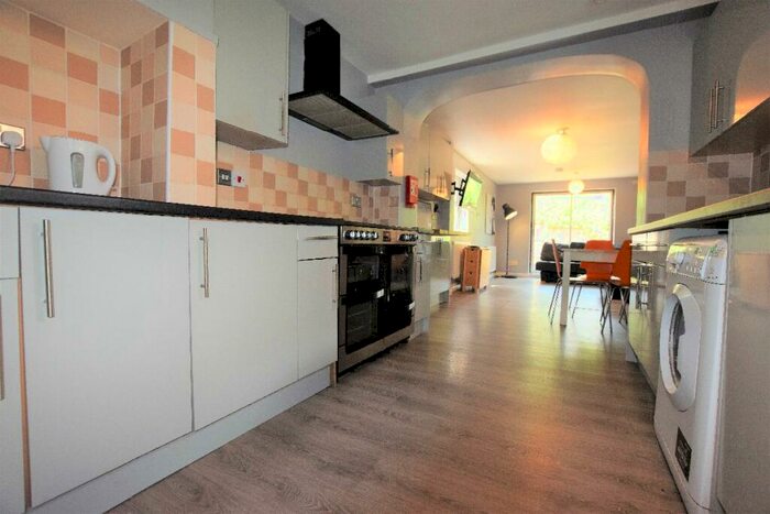 1 Bedroom Semi-Detached House To Rent In Room To Rent - Sturry Road, CT1