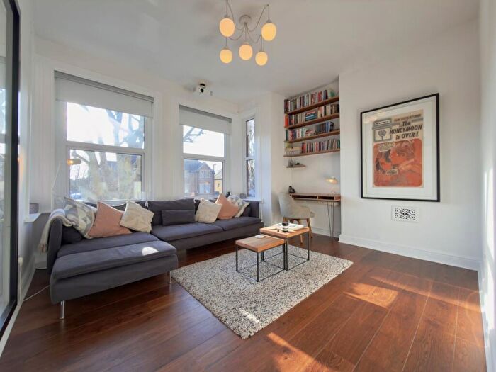 1 Bedroom Apartment For Sale In Canadian Avenue, London, SE6