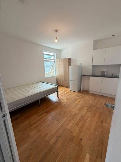Studio To Rent In Plumstead, London, London, SE18