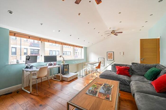 2 Bedroom Flat For Sale In Carronade House, Wapping High Street, London, E1W