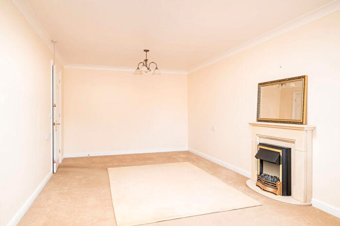 2 Bedroom Retirement Property For Sale In Paynes Park, Hitchin, SG5