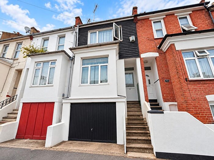 3 Bedroom Terraced House To Rent In Victoria Street, Chatham, ME4