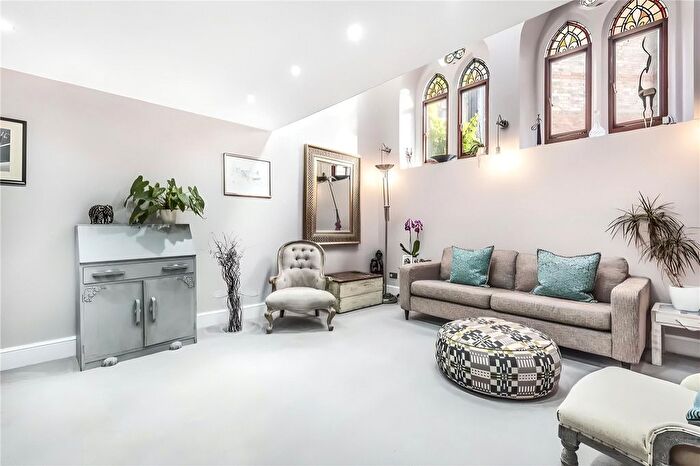 2 Bedroom Flat To Rent In Cloisters Court, Cromwell Avenue, London, N6