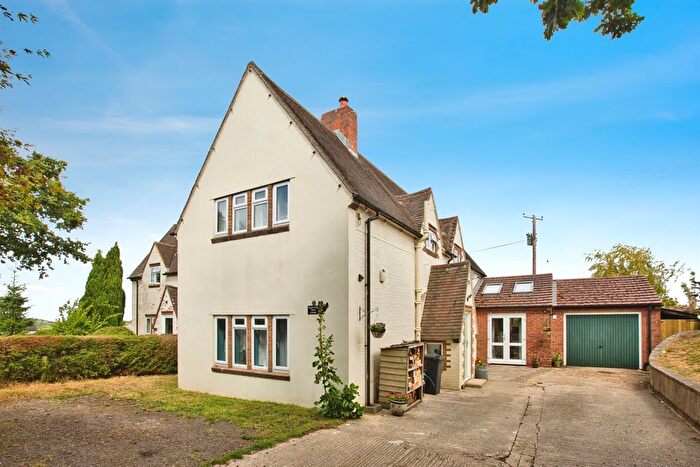 4 Bedroom Semi-detached House For Sale In Crewkerne, TA18