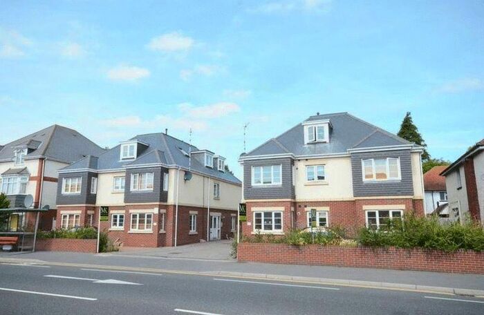 1 Bedroom Flat To Rent In Holdenhurst Road, Bournemouth, BH8