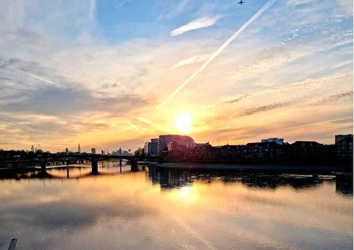 House Boat For Sale In Cheyne Walk, Chelsea, SW10