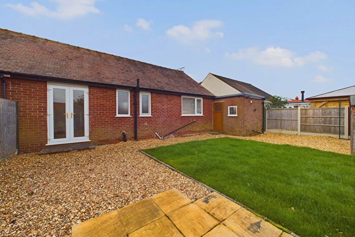 2 Bedroom Semi-Detached Bungalow For Sale In Broad Oak Lane, Penwortham, Preston, PR1