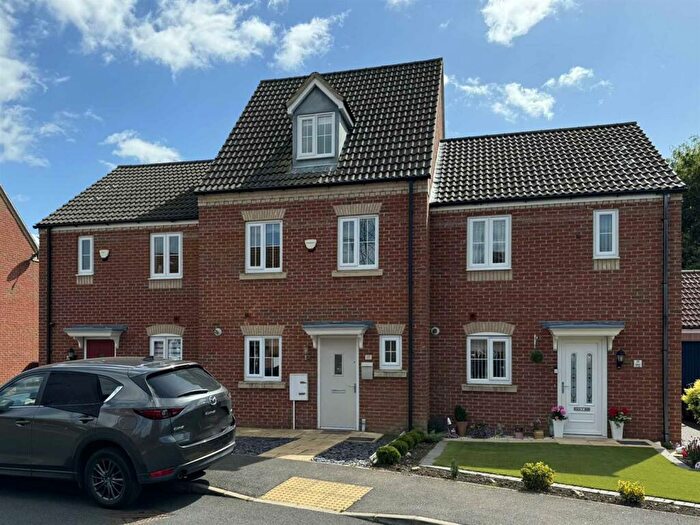 3 Bedroom Town House To Rent In Thirsk Close, Bourne, PE10