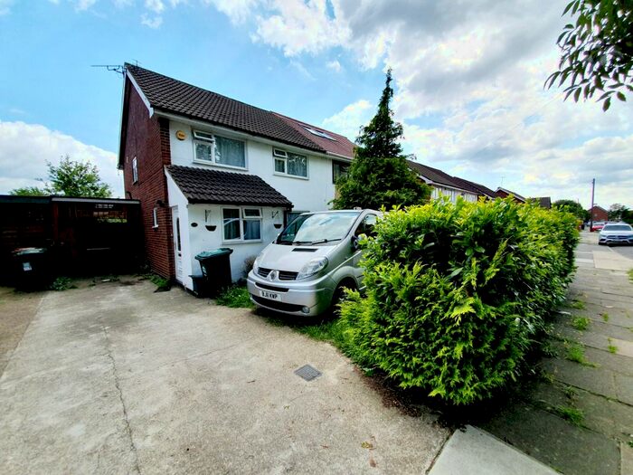 4 Bedroom Semi-Detached House To Rent In Comet Road, Stanwell, Stains, TW19