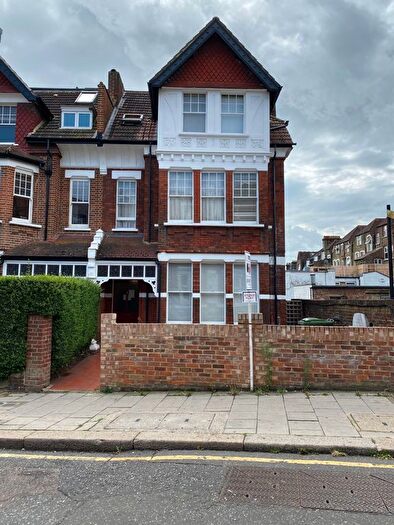 1 Bedroom Flat To Rent In Gleneldon Road, London, SW16