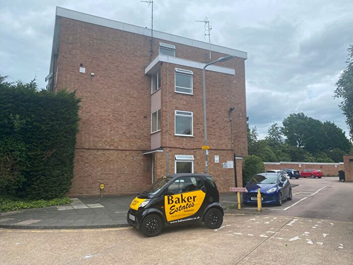 2 Bedroom Flat To Rent In Kirby Close, Hainault, IG6