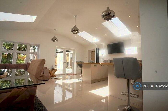 4 Bedroom Detached House To Rent In Heathwood Rd, Cardiff, CF14