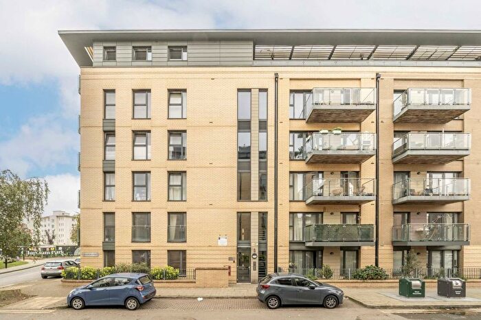 2 Bedroom Flat To Rent In Dragmore Street, London, SW4