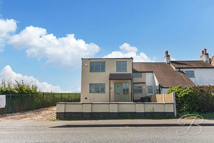 3 Bedroom Semi-Detached House For Sale In Main Road, Ravenshead, NG15