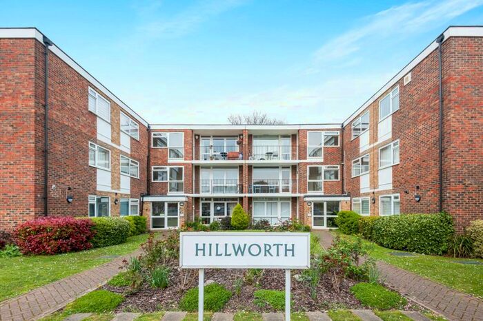 2 Bedroom Flat To Rent In Hillworth, Court Downs Road, Beckenham, BR3