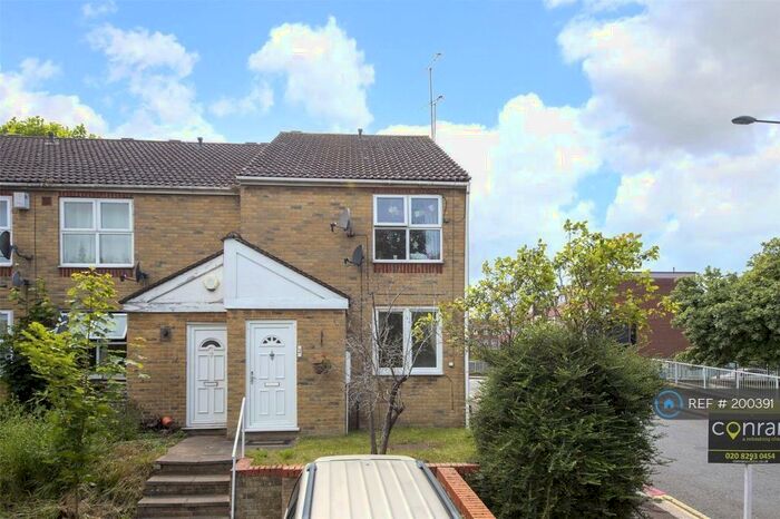 2 Bedroom Flat To Rent In Castile Road, London, SE18