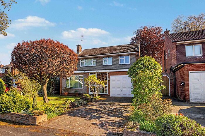 3 Bedroom Detached House For Sale In Woburn Drive, Hale, WA15
