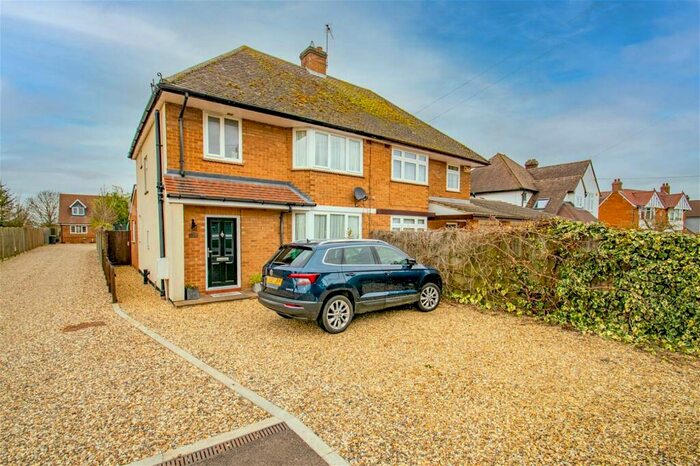3 Bedroom Semi-Detached House To Rent In Station Road, Lower Stondon, Henlow, SG16