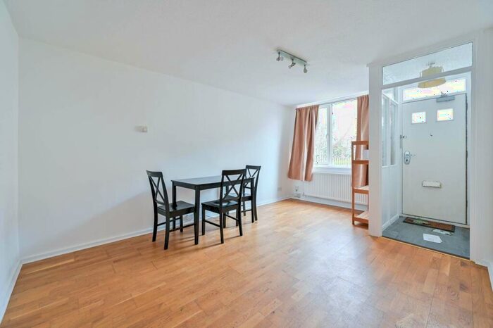 1 Bedroom Flat To Rent In Cadbury Way, South Bermondsey, London, SE16