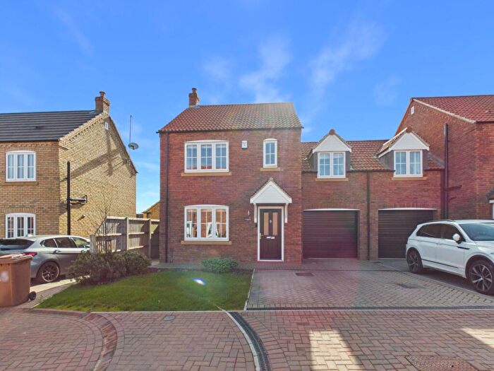 3 Bedroom Semi-Detached House For Sale In Hellyer Rise, Kirk Ella, Hull, HU10