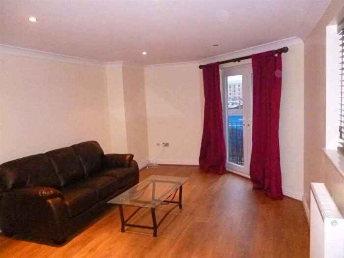 2 Bedroom Flat To Rent In Stretford Road, Hulme, Manchester, M15