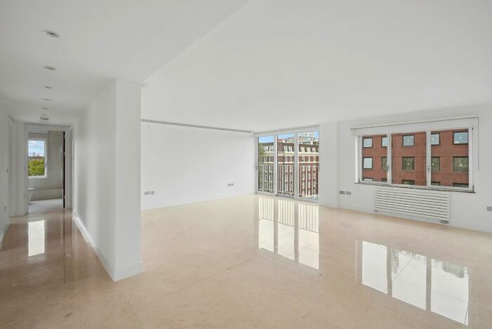 3 Bedroom Flat To Rent In St. Mary Abbots Terrace, London, W14