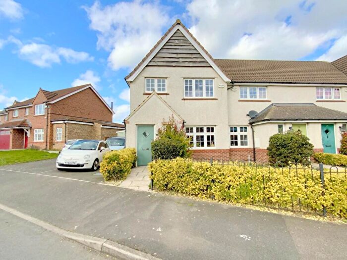 3 Bedroom End Of Terrace House For Sale In Caspian Crescent, Scartho Top, Grimsby, DN33