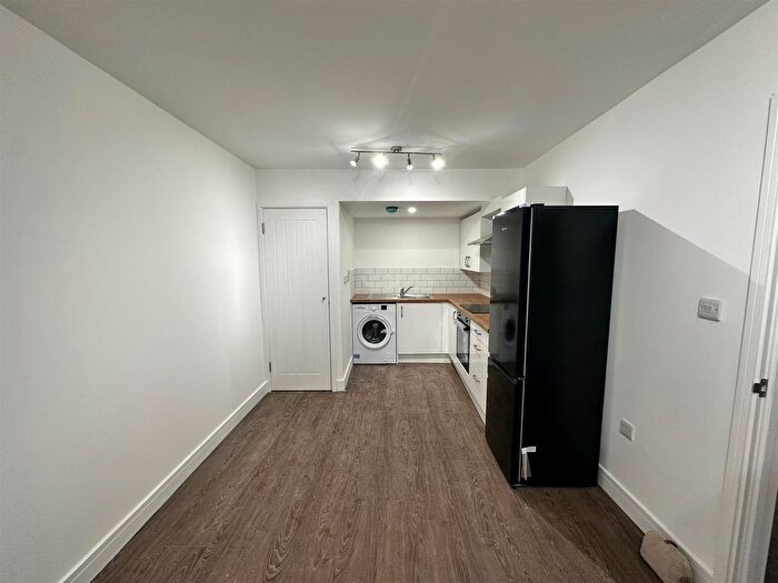 1 Bedroom Flat To Rent In Arlingham Mews, Waltham Abbey, EN9