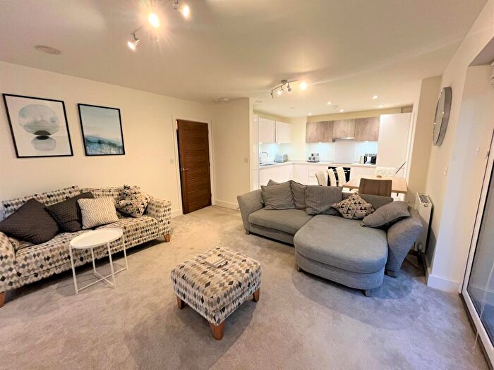 2 Bedroom Apartment To Rent In The Chase, Topsham, Exeter, EX3