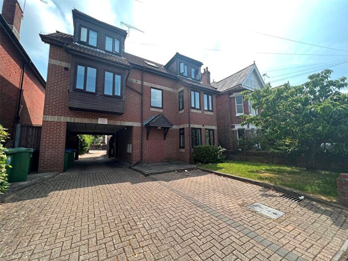 1 Bedroom Flat To Rent In Thornbury Avenue, Southampton, Hampshire, SO15