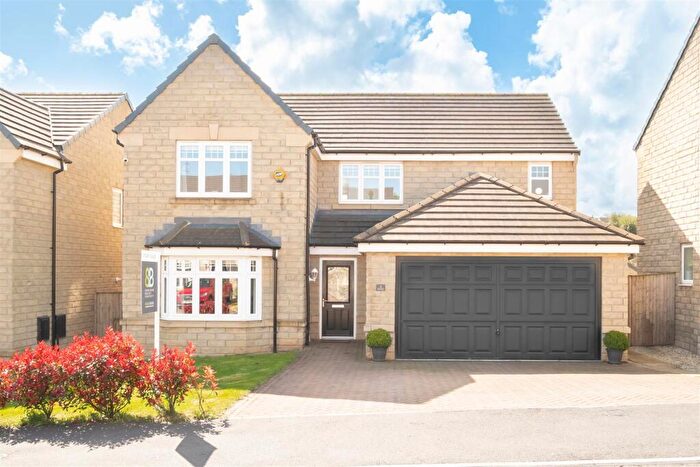 4 Bedroom Detached House For Sale In Forest Court, Birchencliffe, Huddersfield, HD2