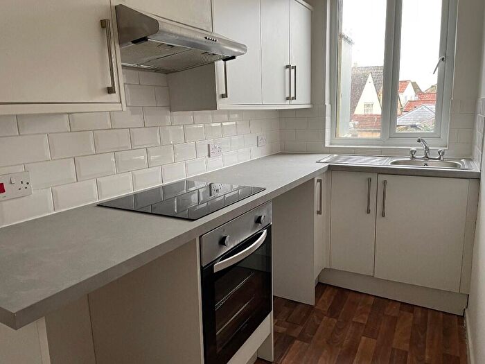 2 Bedroom Maisonette To Rent In Market Place, Chippenham, Wiltshire, SN15