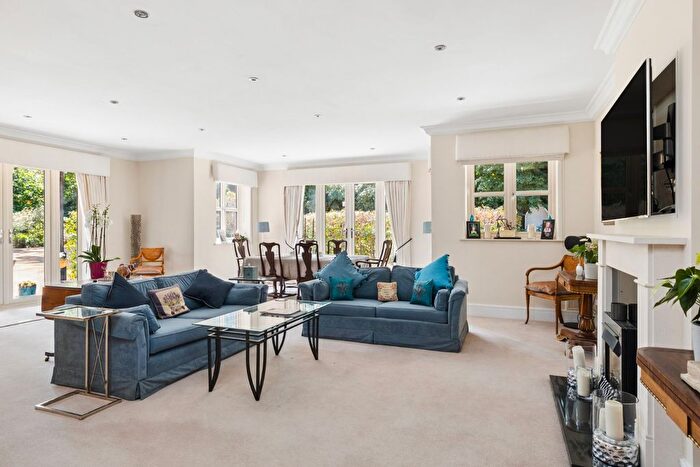 3 Bedroom Flat For Sale In Brockenhurst Road, Ascot, Berkshire, SL5