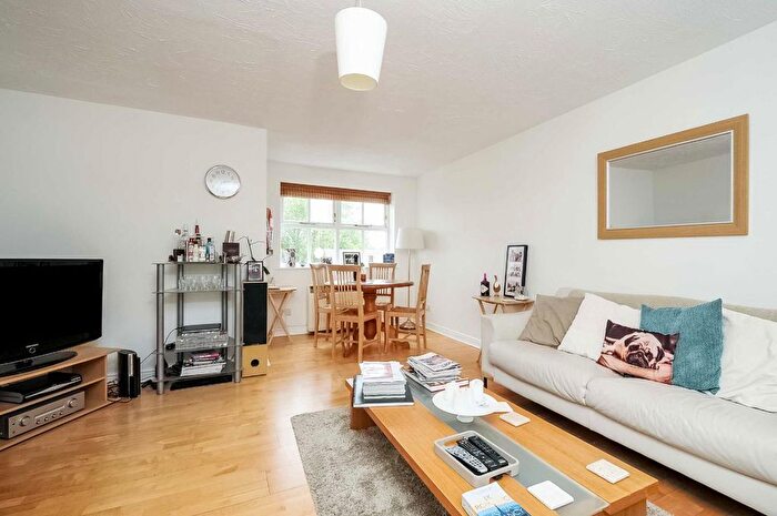 2 Bedroom Flat To Rent In Massingberd Way, Tooting, SW17