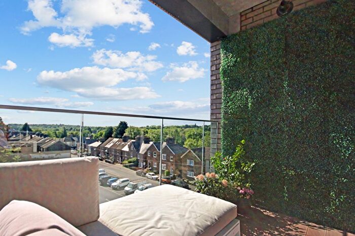 1 Bedroom Flat For Sale In Queens Road, East Grinstead, RH19