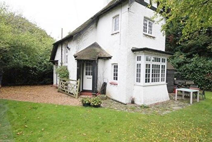 2 Bedroom Detached House To Rent In Cookham, SL6
